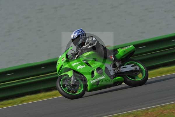 Mallory park Leicestershire;Mallory park photographs;Motorcycle action photographs;Trackday digital images;event digital images;eventdigitalimages;mallory park;no limits trackday;peter wileman photography;trackday;trackday photos