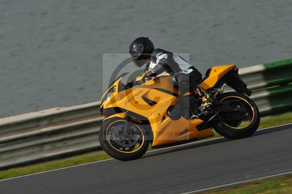 Mallory park Leicestershire;Mallory park photographs;Motorcycle action photographs;Trackday digital images;event digital images;eventdigitalimages;mallory park;no limits trackday;peter wileman photography;trackday;trackday photos