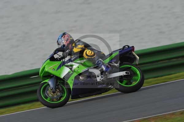 Mallory park Leicestershire;Mallory park photographs;Motorcycle action photographs;Trackday digital images;event digital images;eventdigitalimages;mallory park;no limits trackday;peter wileman photography;trackday;trackday photos