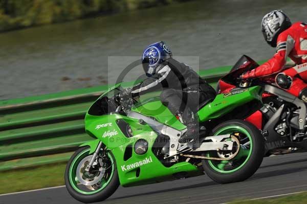 Mallory park Leicestershire;Mallory park photographs;Motorcycle action photographs;Trackday digital images;event digital images;eventdigitalimages;mallory park;no limits trackday;peter wileman photography;trackday;trackday photos