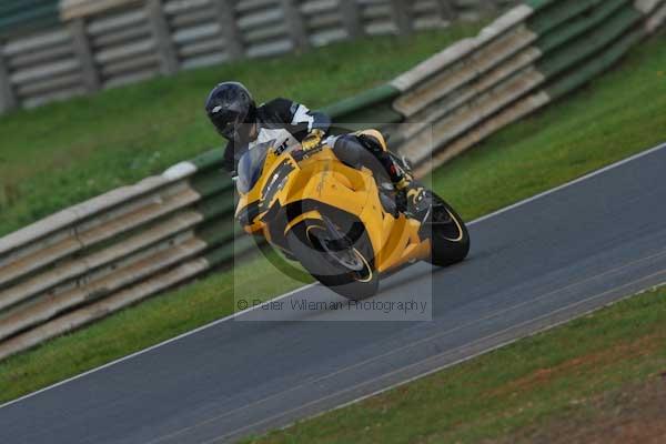 Mallory park Leicestershire;Mallory park photographs;Motorcycle action photographs;Trackday digital images;event digital images;eventdigitalimages;mallory park;no limits trackday;peter wileman photography;trackday;trackday photos