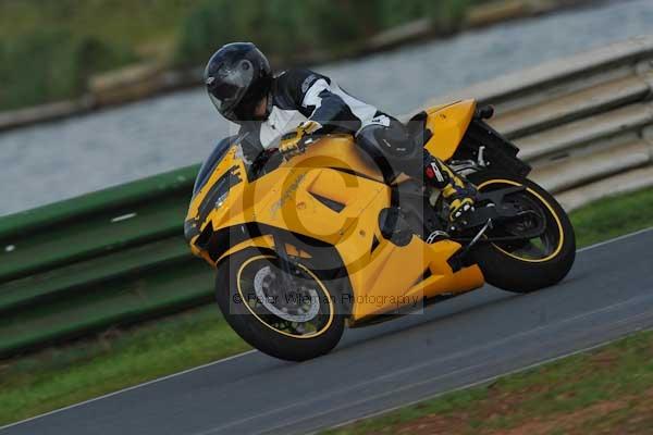 Mallory park Leicestershire;Mallory park photographs;Motorcycle action photographs;Trackday digital images;event digital images;eventdigitalimages;mallory park;no limits trackday;peter wileman photography;trackday;trackday photos