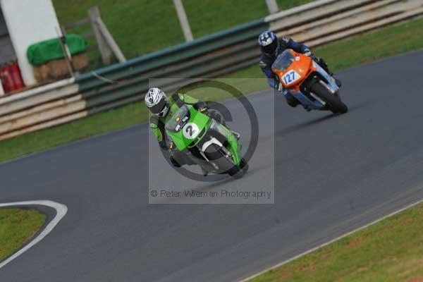 Mallory park Leicestershire;Mallory park photographs;Motorcycle action photographs;Trackday digital images;event digital images;eventdigitalimages;mallory park;no limits trackday;peter wileman photography;trackday;trackday photos