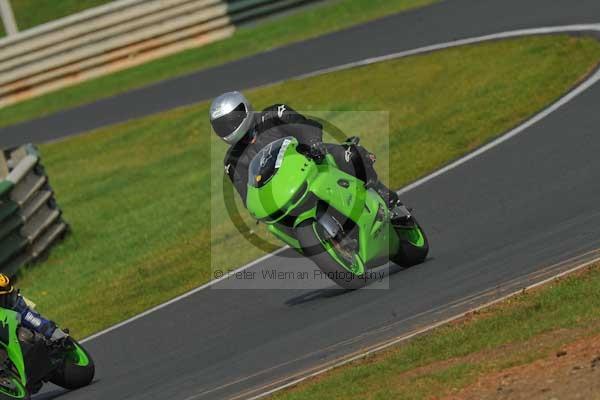 Mallory park Leicestershire;Mallory park photographs;Motorcycle action photographs;Trackday digital images;event digital images;eventdigitalimages;mallory park;no limits trackday;peter wileman photography;trackday;trackday photos