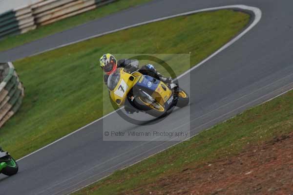 Mallory park Leicestershire;Mallory park photographs;Motorcycle action photographs;Trackday digital images;event digital images;eventdigitalimages;mallory park;no limits trackday;peter wileman photography;trackday;trackday photos