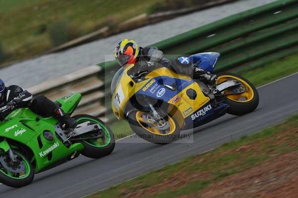 Mallory park Leicestershire;Mallory park photographs;Motorcycle action photographs;Trackday digital images;event digital images;eventdigitalimages;mallory park;no limits trackday;peter wileman photography;trackday;trackday photos