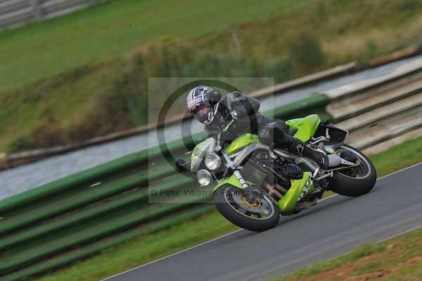 Mallory park Leicestershire;Mallory park photographs;Motorcycle action photographs;Trackday digital images;event digital images;eventdigitalimages;mallory park;no limits trackday;peter wileman photography;trackday;trackday photos