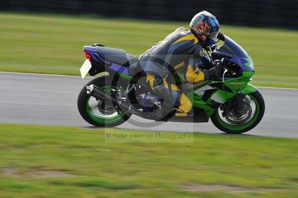 Mallory park Leicestershire;Mallory park photographs;Motorcycle action photographs;Trackday digital images;event digital images;eventdigitalimages;mallory park;no limits trackday;peter wileman photography;trackday;trackday photos