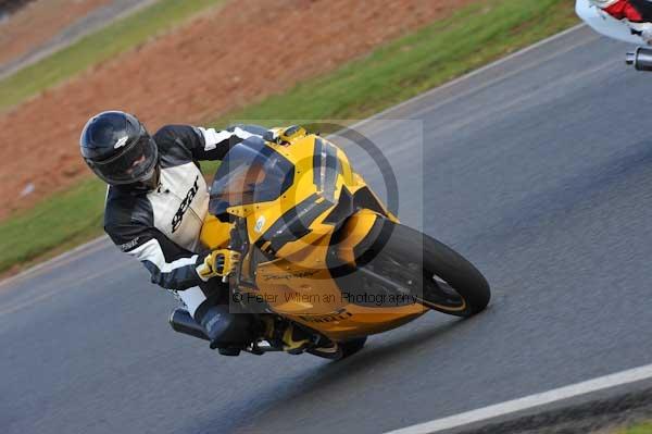 Mallory park Leicestershire;Mallory park photographs;Motorcycle action photographs;Trackday digital images;event digital images;eventdigitalimages;mallory park;no limits trackday;peter wileman photography;trackday;trackday photos