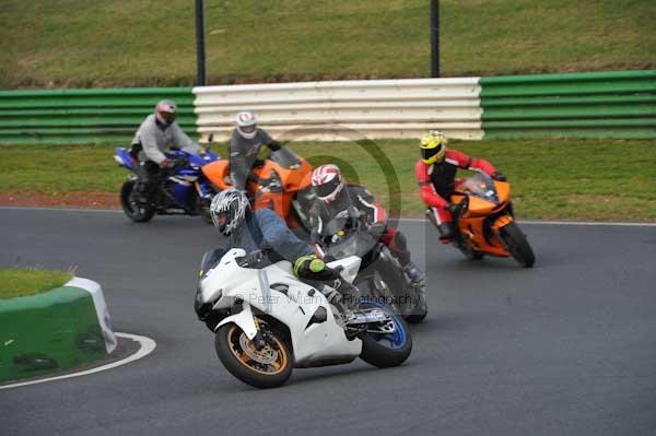 Mallory park Leicestershire;Mallory park photographs;Motorcycle action photographs;Trackday digital images;event digital images;eventdigitalimages;mallory park;no limits trackday;peter wileman photography;trackday;trackday photos