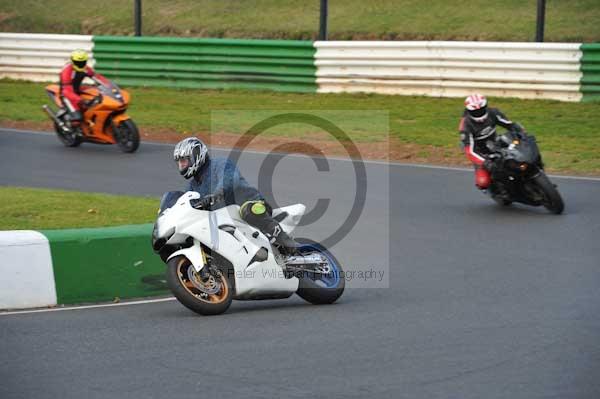 Mallory park Leicestershire;Mallory park photographs;Motorcycle action photographs;Trackday digital images;event digital images;eventdigitalimages;mallory park;no limits trackday;peter wileman photography;trackday;trackday photos