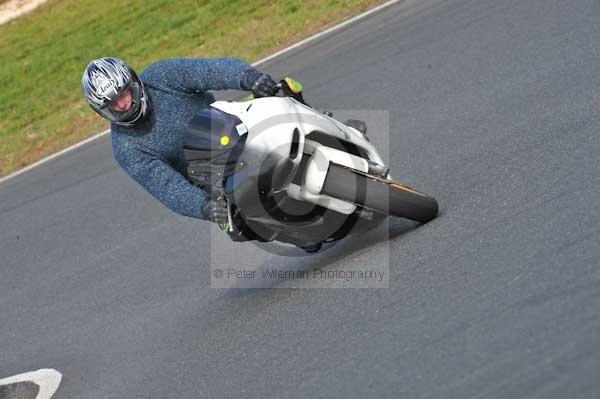 Mallory park Leicestershire;Mallory park photographs;Motorcycle action photographs;Trackday digital images;event digital images;eventdigitalimages;mallory park;no limits trackday;peter wileman photography;trackday;trackday photos