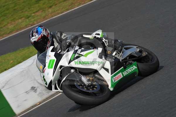 Mallory park Leicestershire;Mallory park photographs;Motorcycle action photographs;Trackday digital images;event digital images;eventdigitalimages;mallory park;no limits trackday;peter wileman photography;trackday;trackday photos