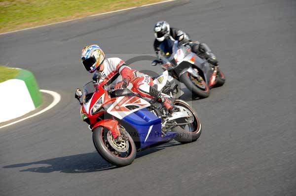 Mallory park Leicestershire;Mallory park photographs;Motorcycle action photographs;Trackday digital images;event digital images;eventdigitalimages;mallory park;no limits trackday;peter wileman photography;trackday;trackday photos