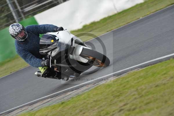 Mallory park Leicestershire;Mallory park photographs;Motorcycle action photographs;Trackday digital images;event digital images;eventdigitalimages;mallory park;no limits trackday;peter wileman photography;trackday;trackday photos