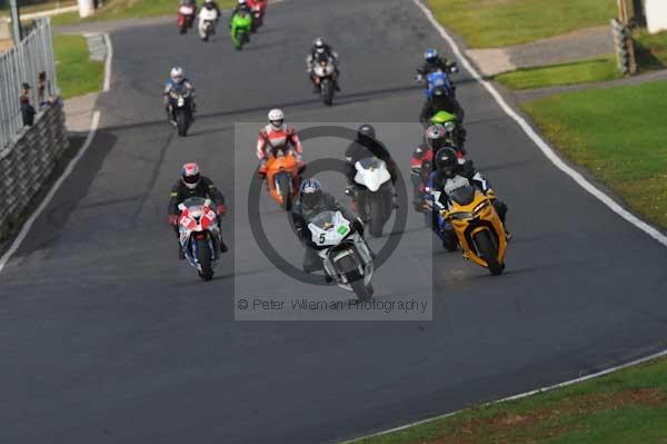 Mallory park Leicestershire;Mallory park photographs;Motorcycle action photographs;Trackday digital images;event digital images;eventdigitalimages;mallory park;no limits trackday;peter wileman photography;trackday;trackday photos