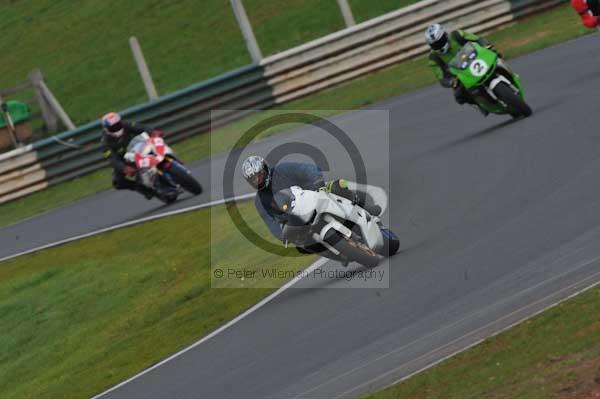 Mallory park Leicestershire;Mallory park photographs;Motorcycle action photographs;Trackday digital images;event digital images;eventdigitalimages;mallory park;no limits trackday;peter wileman photography;trackday;trackday photos