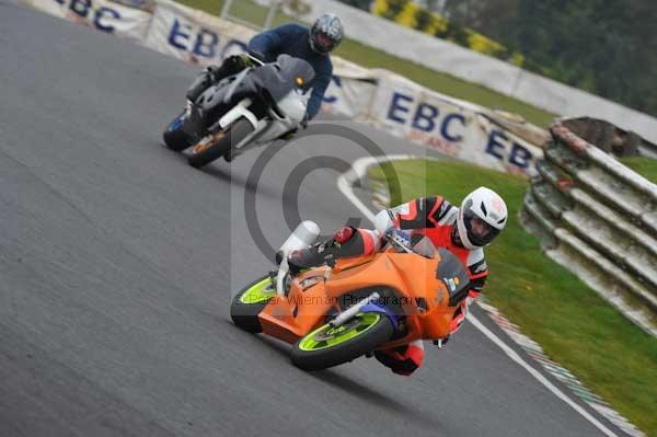 Mallory park Leicestershire;Mallory park photographs;Motorcycle action photographs;Trackday digital images;event digital images;eventdigitalimages;mallory park;no limits trackday;peter wileman photography;trackday;trackday photos