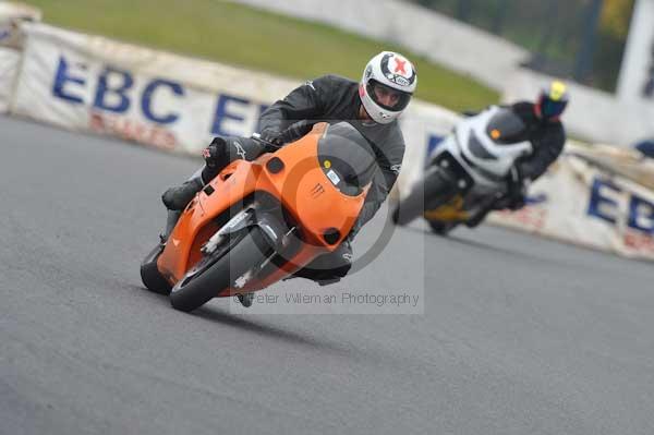 Mallory park Leicestershire;Mallory park photographs;Motorcycle action photographs;Trackday digital images;event digital images;eventdigitalimages;mallory park;no limits trackday;peter wileman photography;trackday;trackday photos