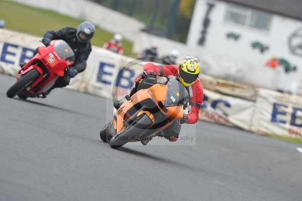 Mallory park Leicestershire;Mallory park photographs;Motorcycle action photographs;Trackday digital images;event digital images;eventdigitalimages;mallory park;no limits trackday;peter wileman photography;trackday;trackday photos