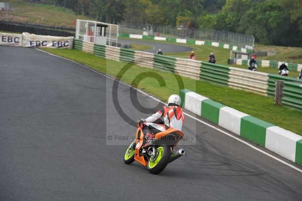 Mallory park Leicestershire;Mallory park photographs;Motorcycle action photographs;Trackday digital images;event digital images;eventdigitalimages;mallory park;no limits trackday;peter wileman photography;trackday;trackday photos