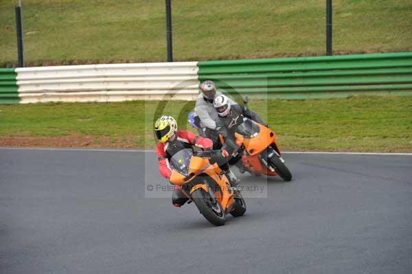 Mallory park Leicestershire;Mallory park photographs;Motorcycle action photographs;Trackday digital images;event digital images;eventdigitalimages;mallory park;no limits trackday;peter wileman photography;trackday;trackday photos