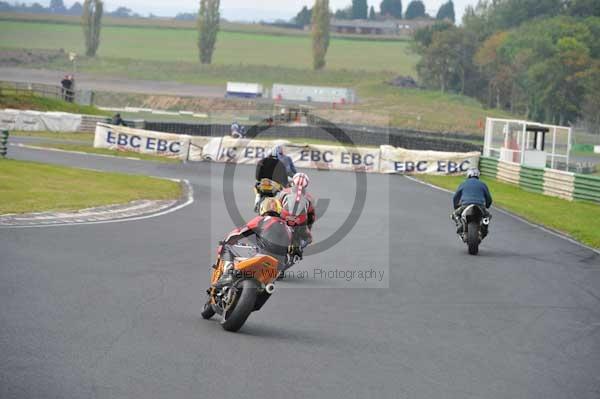 Mallory park Leicestershire;Mallory park photographs;Motorcycle action photographs;Trackday digital images;event digital images;eventdigitalimages;mallory park;no limits trackday;peter wileman photography;trackday;trackday photos