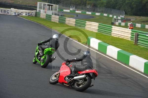 Mallory park Leicestershire;Mallory park photographs;Motorcycle action photographs;Trackday digital images;event digital images;eventdigitalimages;mallory park;no limits trackday;peter wileman photography;trackday;trackday photos