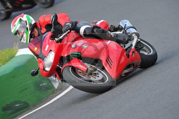 Mallory park Leicestershire;Mallory park photographs;Motorcycle action photographs;Trackday digital images;event digital images;eventdigitalimages;mallory park;no limits trackday;peter wileman photography;trackday;trackday photos