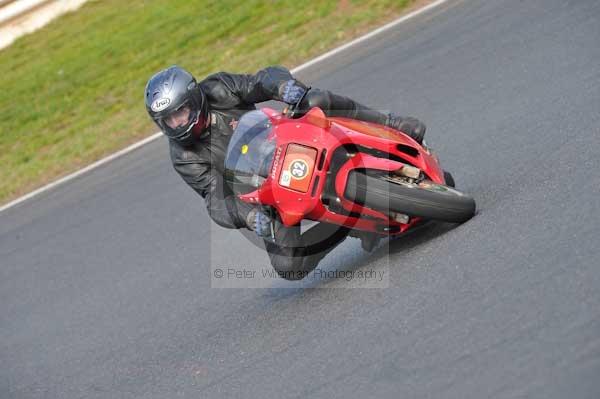 Mallory park Leicestershire;Mallory park photographs;Motorcycle action photographs;Trackday digital images;event digital images;eventdigitalimages;mallory park;no limits trackday;peter wileman photography;trackday;trackday photos