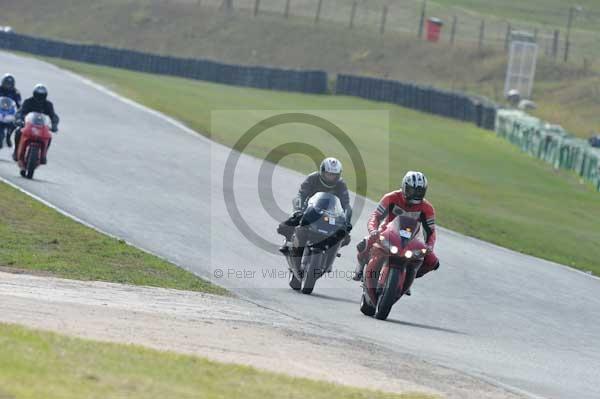 Mallory park Leicestershire;Mallory park photographs;Motorcycle action photographs;Trackday digital images;event digital images;eventdigitalimages;mallory park;no limits trackday;peter wileman photography;trackday;trackday photos