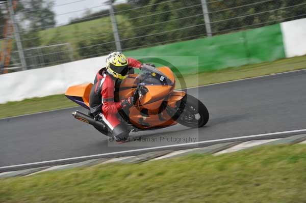 Mallory park Leicestershire;Mallory park photographs;Motorcycle action photographs;Trackday digital images;event digital images;eventdigitalimages;mallory park;no limits trackday;peter wileman photography;trackday;trackday photos