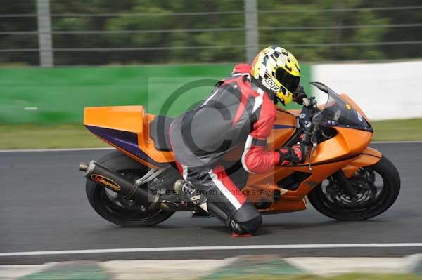 Mallory park Leicestershire;Mallory park photographs;Motorcycle action photographs;Trackday digital images;event digital images;eventdigitalimages;mallory park;no limits trackday;peter wileman photography;trackday;trackday photos