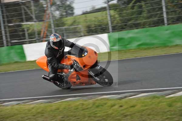 Mallory park Leicestershire;Mallory park photographs;Motorcycle action photographs;Trackday digital images;event digital images;eventdigitalimages;mallory park;no limits trackday;peter wileman photography;trackday;trackday photos