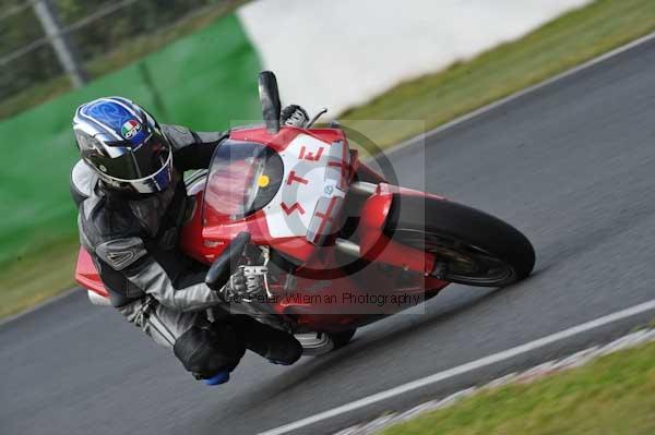 Mallory park Leicestershire;Mallory park photographs;Motorcycle action photographs;Trackday digital images;event digital images;eventdigitalimages;mallory park;no limits trackday;peter wileman photography;trackday;trackday photos