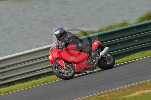 Mallory park Leicestershire;Mallory park photographs;Motorcycle action photographs;Trackday digital images;event digital images;eventdigitalimages;mallory park;no limits trackday;peter wileman photography;trackday;trackday photos