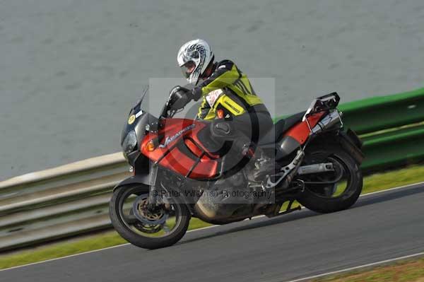 Mallory park Leicestershire;Mallory park photographs;Motorcycle action photographs;Trackday digital images;event digital images;eventdigitalimages;mallory park;no limits trackday;peter wileman photography;trackday;trackday photos