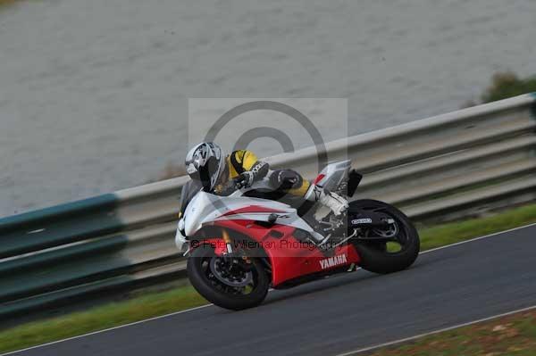 Mallory park Leicestershire;Mallory park photographs;Motorcycle action photographs;Trackday digital images;event digital images;eventdigitalimages;mallory park;no limits trackday;peter wileman photography;trackday;trackday photos