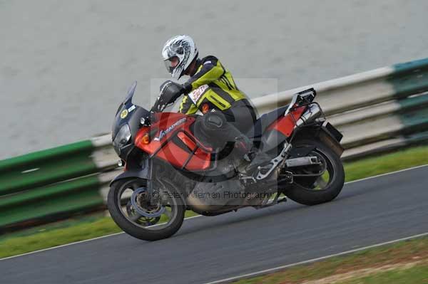 Mallory park Leicestershire;Mallory park photographs;Motorcycle action photographs;Trackday digital images;event digital images;eventdigitalimages;mallory park;no limits trackday;peter wileman photography;trackday;trackday photos