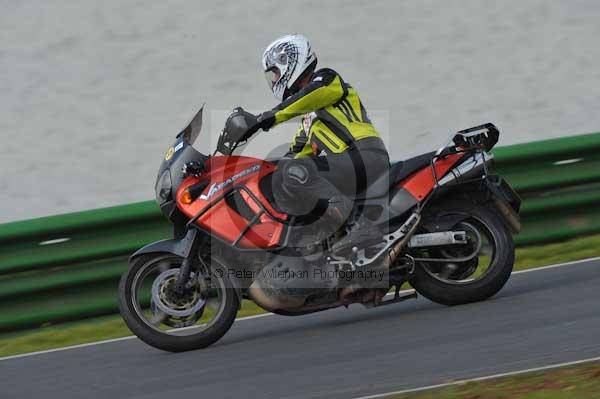 Mallory park Leicestershire;Mallory park photographs;Motorcycle action photographs;Trackday digital images;event digital images;eventdigitalimages;mallory park;no limits trackday;peter wileman photography;trackday;trackday photos