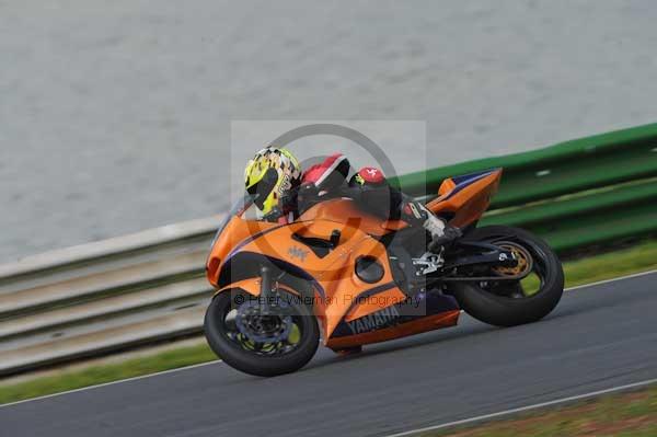 Mallory park Leicestershire;Mallory park photographs;Motorcycle action photographs;Trackday digital images;event digital images;eventdigitalimages;mallory park;no limits trackday;peter wileman photography;trackday;trackday photos