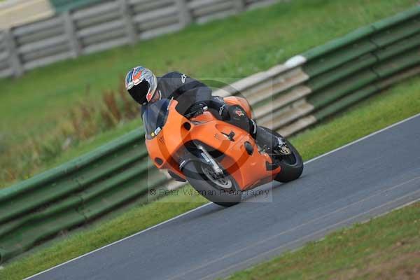 Mallory park Leicestershire;Mallory park photographs;Motorcycle action photographs;Trackday digital images;event digital images;eventdigitalimages;mallory park;no limits trackday;peter wileman photography;trackday;trackday photos