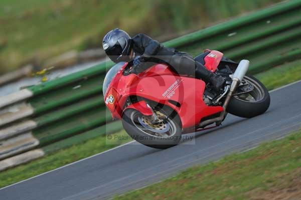 Mallory park Leicestershire;Mallory park photographs;Motorcycle action photographs;Trackday digital images;event digital images;eventdigitalimages;mallory park;no limits trackday;peter wileman photography;trackday;trackday photos