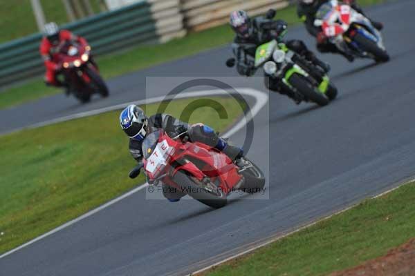 Mallory park Leicestershire;Mallory park photographs;Motorcycle action photographs;Trackday digital images;event digital images;eventdigitalimages;mallory park;no limits trackday;peter wileman photography;trackday;trackday photos