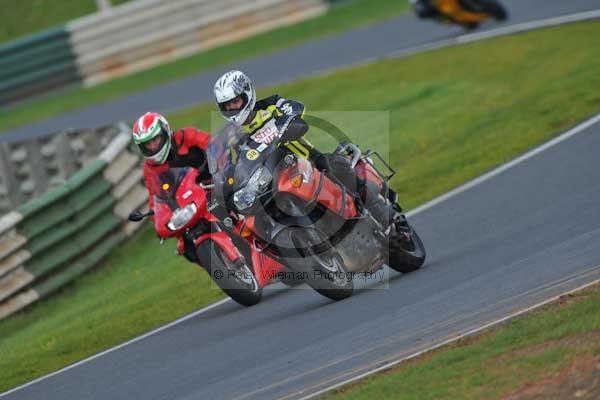 Mallory park Leicestershire;Mallory park photographs;Motorcycle action photographs;Trackday digital images;event digital images;eventdigitalimages;mallory park;no limits trackday;peter wileman photography;trackday;trackday photos