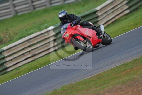 Mallory park Leicestershire;Mallory park photographs;Motorcycle action photographs;Trackday digital images;event digital images;eventdigitalimages;mallory park;no limits trackday;peter wileman photography;trackday;trackday photos