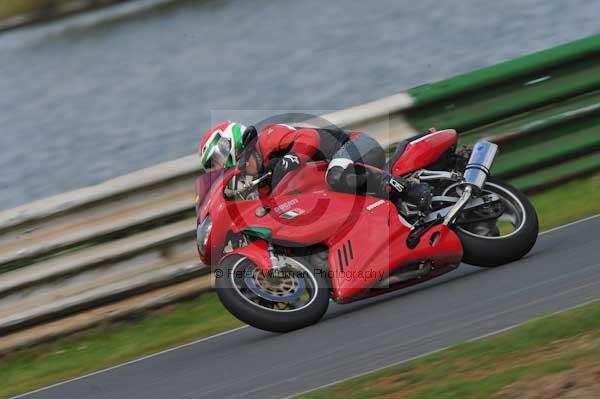 Mallory park Leicestershire;Mallory park photographs;Motorcycle action photographs;Trackday digital images;event digital images;eventdigitalimages;mallory park;no limits trackday;peter wileman photography;trackday;trackday photos