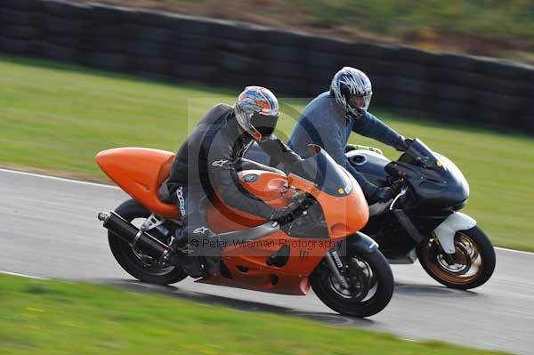 Mallory park Leicestershire;Mallory park photographs;Motorcycle action photographs;Trackday digital images;event digital images;eventdigitalimages;mallory park;no limits trackday;peter wileman photography;trackday;trackday photos