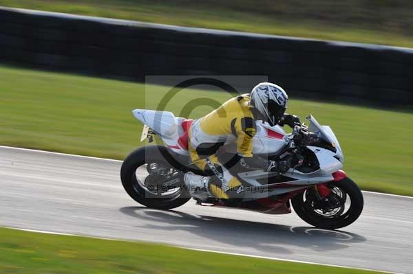 Mallory park Leicestershire;Mallory park photographs;Motorcycle action photographs;Trackday digital images;event digital images;eventdigitalimages;mallory park;no limits trackday;peter wileman photography;trackday;trackday photos