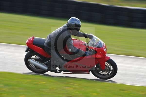 Mallory park Leicestershire;Mallory park photographs;Motorcycle action photographs;Trackday digital images;event digital images;eventdigitalimages;mallory park;no limits trackday;peter wileman photography;trackday;trackday photos